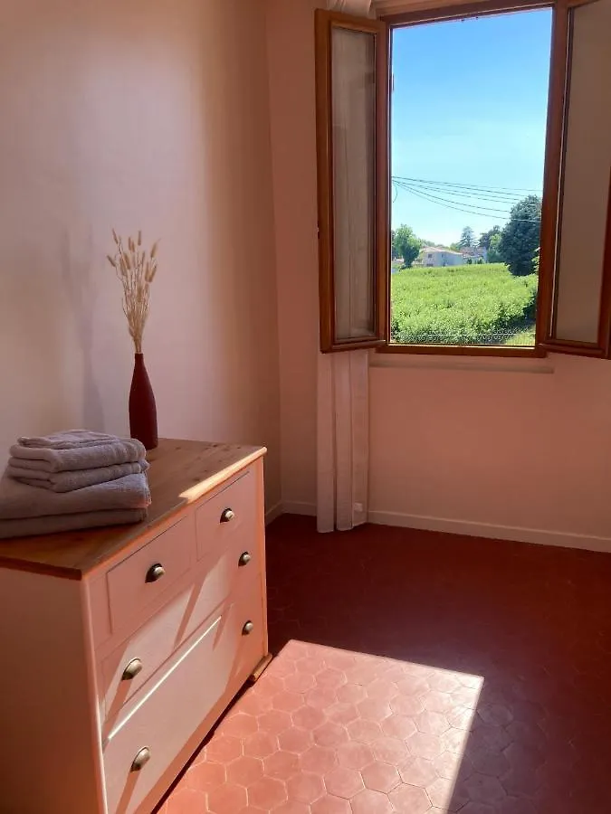 Loustaudemamet Villa Cabannes 0*,  Frankrike